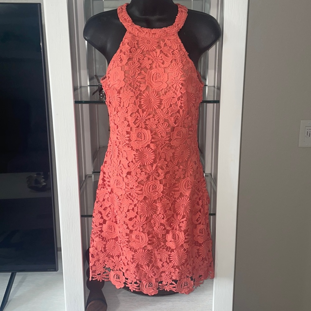 Lulus love poem dress in coral . Size small - Picture 4 of 10